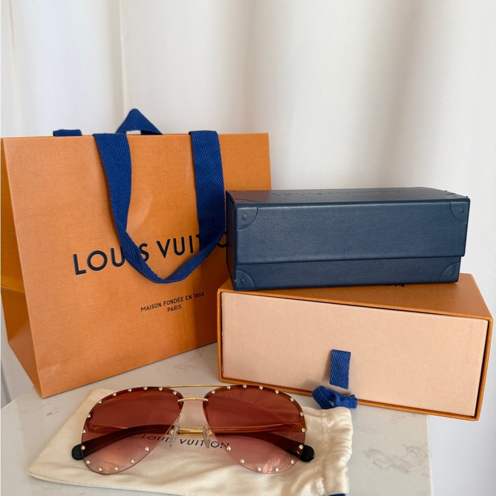 Louis Vuitton Party Stud Gradient Pink Aviator Sunglasses - Z2348U